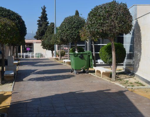 Petrer se prepara para celebrar el Día de Todos los Santos con un horario especial del cementerio Cementerio de Petrer