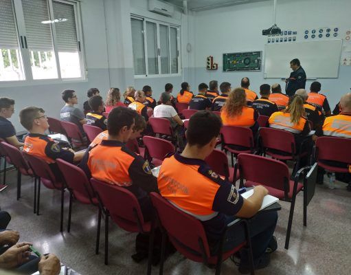 35 voluntarios de Protección Civil de la provincia se forman en Petrer con el curso básico que imparte el IVASPE 35 voluntarios de Protección Civil de la provincia se forman en Petrer