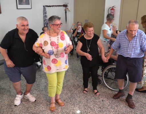 Terapias de biodanza y aves rapaces en La Molineta Maribel Galvañ durante una sesión de biodanza - La Molineta