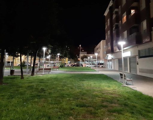 El Ayuntamiento de Elda renueva la iluminación del parque Hidalgo Caballero con la instalación de farolas LED más eficientes La nueva iluminación LED del parque Hidalgo Caballero en Elda
