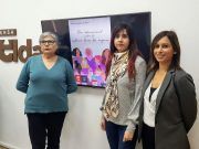 Elda se suma al ‘Día Internacional contra la Violencia hacia las Mujeres’ con un programa de charlas, talleres, exposiciones y representaciones teatrales Alba García, concejala de Igualdad y Mujer, junto a Silvia Ibáñez, concejala de Empleo, y María Salud Corbí, de Mujeres Vecinales