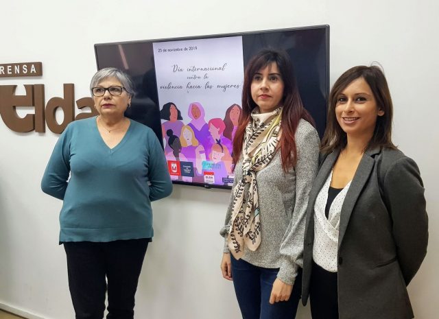 Alba García, concejala de Igualdad y Mujer, junto a Silvia Ibáñez, concejala de Empleo, y María Salud Corbí, de Mujeres Vecinales