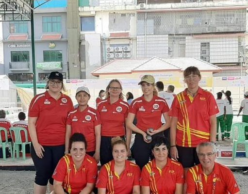 Ana Rosa Ortega Ruano, en el Campeonato Mundial de Petanca en Camboya Ana Rosa, segunda final, primera de la derecha.