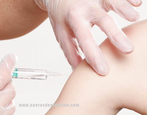 Sanidad vacunará sin cita previa de gripe y COVID-19 desde el lunes 8 de enero vacunación