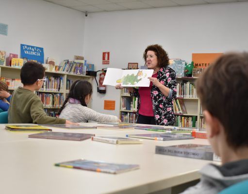 Petrer acerca sus bibliotecas a los más pequeños a través de la iniciativa “Conoce las bibliotecas de Petrer” Petrer acerca sus bibliotecas a los más pequeños
