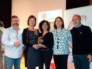 Premio al Mejor Equipo de Enfermeras de Atención Primaria de la Comunidad Valenciana para el Departamento de Salud de Elda. Enfermeros de Atención Primaria con la Directora de Enfermería de Primaria , Mª Milagros Cucarella