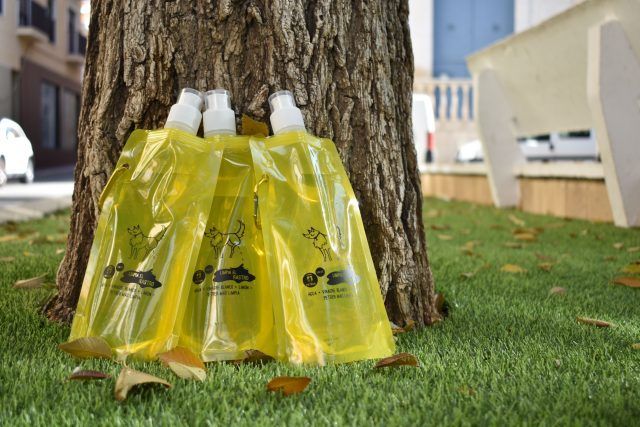 botellas rellenables para diluir el orín de animales