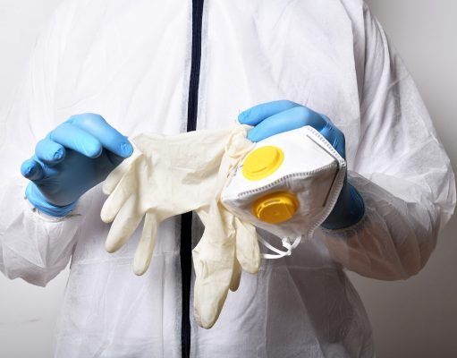 Una clínica dental y una farmacia de Elda donan mascarillas, guantes y dispensadores de gel a la Policía Local Una clínica dental y una farmacia de Elda donan mascarillas, guantes y dispensadores de gel a la Policía Local