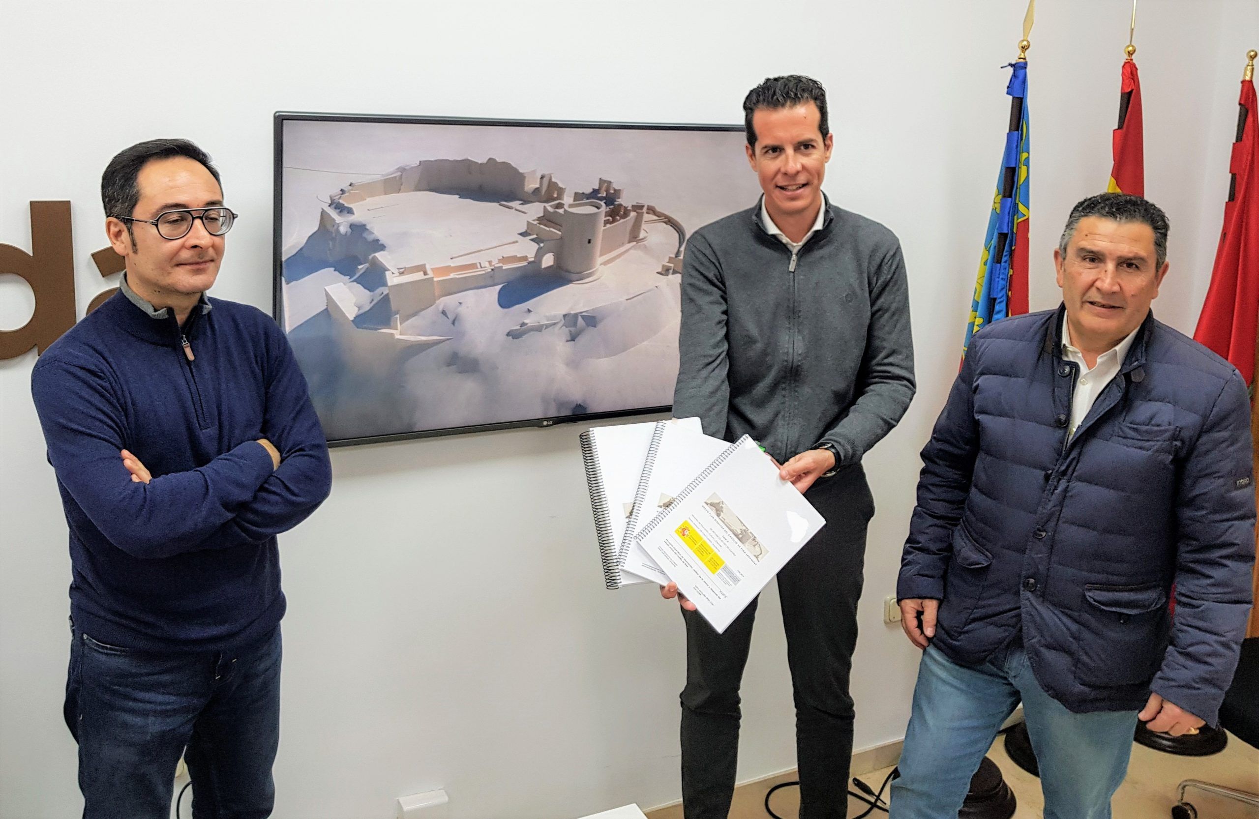 El alcalde de Elda, Rubén Alfaro, ha presentado hoy el Plan Director del Castillo
