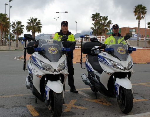 La Policía Local de Petrer incorpora esta semana a los 5 primeros interinos para reforzar labores en la actual situación de crisis sanitaria La Policía Local de Petrer incorpora esta semana a los 5 primeros interinos para reforzar labores
