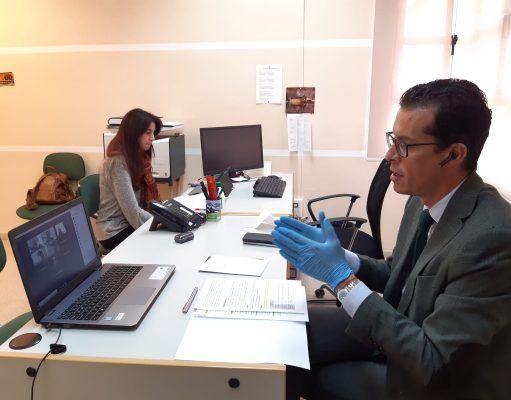 El Ayuntamiento de Elda ofrece ayudas de hasta 950 euros a las familias afectadas por la crisis provocada por el coronavirus El alcalde Rubén Alfaro ha anunciado la puesta en marcha de las Ayudas de Urgencia Social