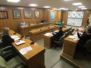 El Ayuntamiento de Petrer reducirá la tasa de mesas y sillas de terrazas del sector hostelero Ayuntamiento Petrer reunión medidas económicas