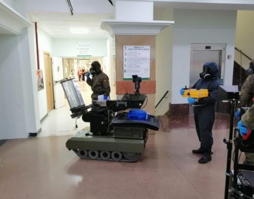 El Ejército de Tierra realiza pruebas de desinfección con el robot Atila en el Hospital General de Valencia Robot Atila - Fte.: san.gva.es