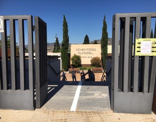 El cementerio de Petrer reabre mañana con medidas de seguridad y limitación de aforo