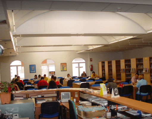 Las bibliotecas de Petrer reciben una subvención de más de 12.000 euros para ampliar su material bibliográfico Biblioteca Pública Municipal Poeta Paco Molla