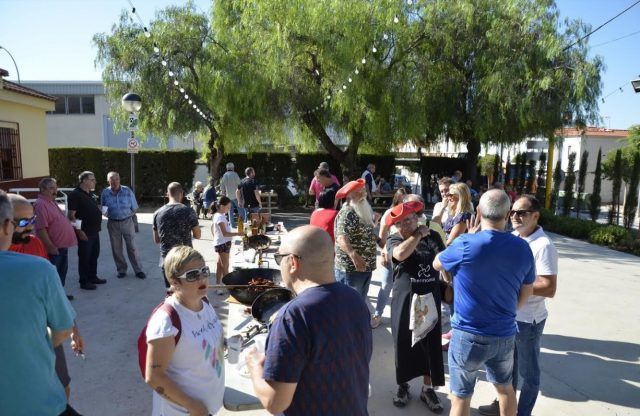 Asociaciones festeras y culturales de Petrer renuncian a más de 56.000 euros de subvenciones municipales Asociaciones festeras y culturales de Petrer renuncian a más de 56.000 euros de subvenciones municipales