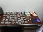 La Policía Local de Elda detiene al conductor de un ciclomotor con medio centenar de bolsitas de marihuana listas para su venta.