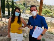 Elda y Petrer presentan su candidatura conjunta para acoger las XIX Jornadas de la Red Tourist Info de la Comunidad Valenciana Los concejales de Turismo de Elda y Petrer, Lorena Pedrero y David Morcillo,