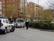 Los agentes de la Policía Local de Elda impusieron el pasado fin de semana las primeras sanciones por no utilizar mascarilla en la vía pública. Los agentes de la Policía Local de Elda impusieron el pasado fin de semana las primeras sanciones por no utilizar mascarilla en la vía pública.