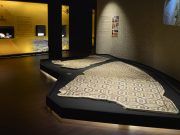 La joya romana de Petrer | Mari Carmen Rico Navarro Exposición del mosaico en el nuevo y flamante Museo municipal Dámaso Navarro. Foto: Museo de Petrer