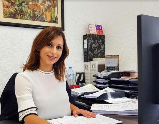El Ayuntamiento de Elda solicita dos subvenciones a Labora para la puesta en marcha de dos planes de empleo para contratar a 132 personas Silvia Ibáñez, concejala de Fomento Económico, Industria y Empleo