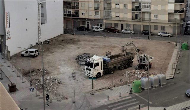 Aparcamiento municipal en los antiguos terrenos del depósito de vehículos de la calle La Cruz