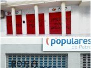 Los grupos políticos del Ayuntamiento de Petrer condenan las pintadas insultantes aparecidas esta mañana en las sedes locales de PSOE y PP pintadas insultantes aparecidas esta mañana en las sedes locales de PSOE y PP