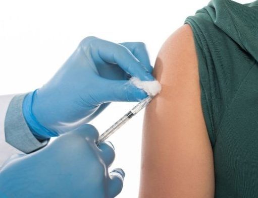 Los centros sanitarios de la Conselleria de Sanidad Universal y Salud Pública han administrado un total de 33.110 dosis durante el primer día de campaña de vacunación contra la gripe de esta temporada 2020-2021 Vacunación contra la gripe