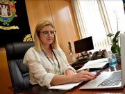 La alcaldesa de Petrer propone a los Cuerpos de Seguridad que vigilen el extrarradio con medios aéreos para evitar contagios en fiestas privadas La alcaldesa de Petrer, Irene Navarro