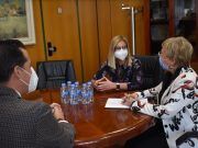 La consellera de Sanidad, Ana Barceló, se ha reunido en el Ayuntamiento de Petrer con los alcaldes de Petrer y Elda Ana Barceló se ha reunido en el Ayuntamiento de Petrer con los alcaldes de las dos ciudades para explicarles la situación epidemiológica.