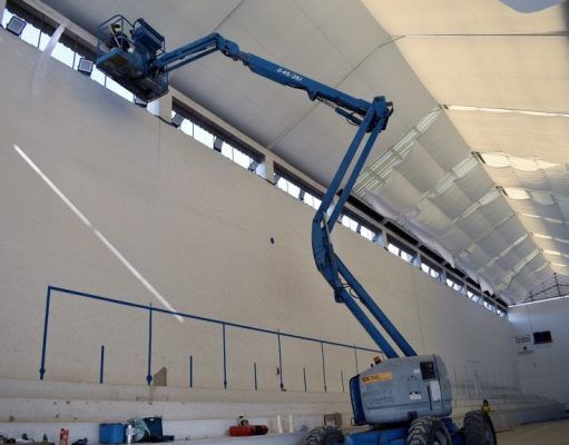 La concejalía de Deportes de Petrer está llevando a cabo obras de mejora del trinquete municipal de pilota valenciana Trinquete municipal de Petrer, de pilota valenciana