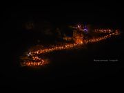 Se pone en marcha un ‘decálogo del antorchero’ para aquellas personas que participen en la Bajada de Antorchas de Bolón en Elda La tradición de la bajada con antorchas por el monte Bolón en la noche de Reyes en Elda 2021