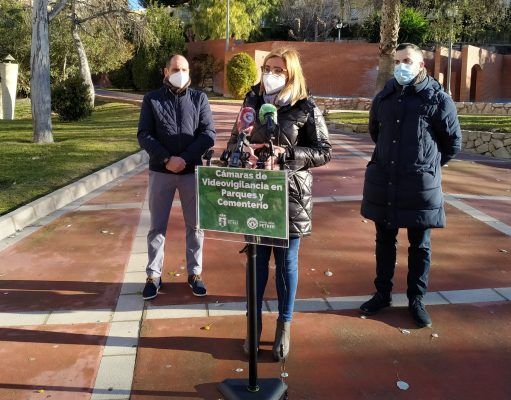 Petrer instala 13 cámaras de vigilancia en los dos parques municipales y el cementerio para mejorar la seguridad ciudadana Cámaras de vigilancia en los dos parques municipales y el cementerio de Petrer