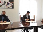 El Ayuntamiento de Elda firma con la Generalitat Valenciana el convenio de cesión del derecho de tanteo y retracto para poder adquirir viviendas destinadas a alquiler social El alcalde Rubén Alfaro y el vicepresidente segundo del Consell, Rubén Martínez Dalmau