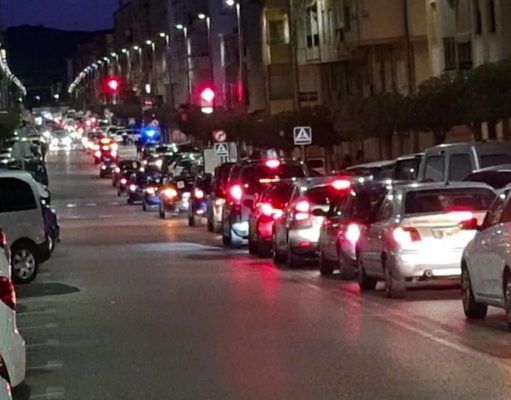 Cientos de vehículos en la marcha-protesta para salvar la hostelería de Elda Petrer y comarca – MANIFIESTO