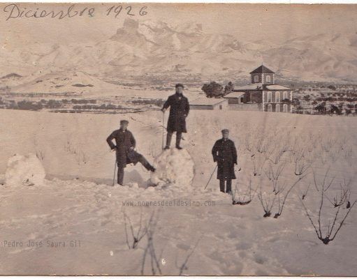 Sale a la luz una foto de la gran nevada en Elda del año 1926, casi 100 años después Nevada en Elda 26 diciembre de 1926