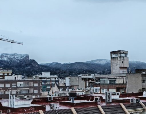 Nieve desde el Valle de Elda – Petrer. La silla del Cid, Los Chaparrales, Catí Nevada 07-01-2021 Petrer - Elda - Catí Foto: Juan Justamante