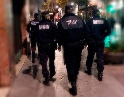 El Ayuntamiento de Elda convoca 20 plazas de Policía Local, atrayendo a más de 500 aspirantes para completar su plantilla Policía Local Elda - Archivo