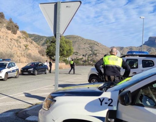 La Policía Local de Elda levanta 22 actas de sanción por infracciones relacionadas con el confinamiento y el toque de queda durante el fin de semana Dispositivo de seguridad establecido para velar por el cumplimiento del confinamiento perimetral