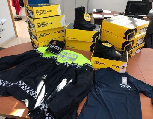 Renovación del vestuario oficial y los complementos de la Policía Local de Elda y de Protección Civil Renovación del vestuario oficial y los complementos de la Policía Local de Elda y de Protección Civil