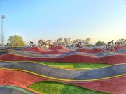 La apertura en Elda del Pump Track junto al parque del Río Vinalopó completa una de las zonas de ocio deportivo más importantes de la Comunidad Valenciana
