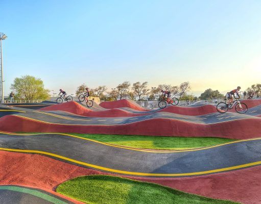 La apertura en Elda del Pump Track junto al parque del Río Vinalopó completa una de las zonas de ocio deportivo más importantes de la Comunidad Valenciana