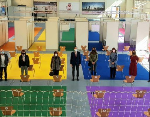 El próximo jueves empezará en Elda la vacunación masiva de docentes de toda la comarca en las instalaciones del Pabellón Azul Vacunación masiva de docentes de toda la comarca en las instalaciones del Pabellón Azul