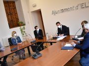 Los principales municipios productores de calzado y marroquinería de España suscriben por unanimidad en Elche una declaración en la que reclaman más apoyo al sector Cumbre municipal, zapateros, marroquineros en Elda