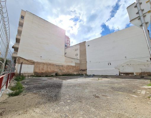 El Ayuntamiento de Elda acondiciona el aparcamiento de la calle Aragón para mejorar el estacionamiento en la zona próxima al Centro de Especialidades de Padre Manjón El Ayuntamiento de Elda acondiciona el aparcamiento de la calle Aragón