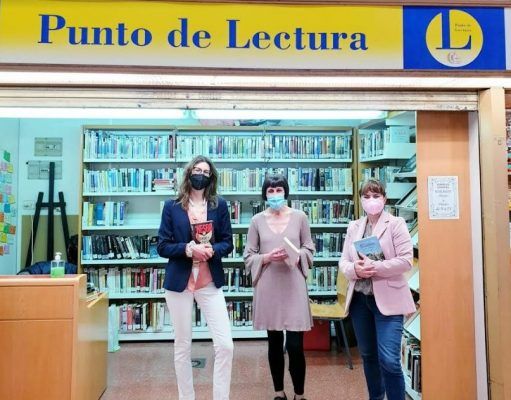 El Punto de Lectura del Mercado Central de Elda regala marcapáginas a sus usuarios y usuarias para conmemorar el Día Internacional del Libro Día del Libro Elda 2021