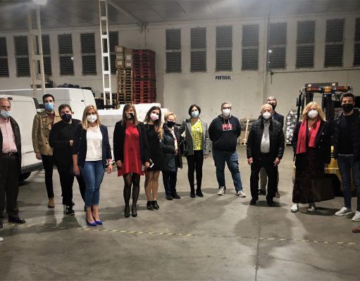 La alcaldesa de Petrer se reúne con empresarios locales, para explicarles el proyecto de creación de nuevo suelo, con parcelas de tamaño grande. La alcaldesa de Petrer se reúne con empresarios locales