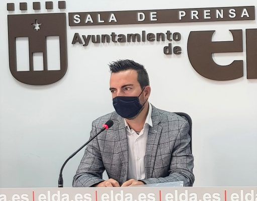 La Concejalía de Deportes abre el plazo para que los clubes deportivos de Elda soliciten las subvenciones de 2021 El concejal de Deportes, Fernando Gómez,