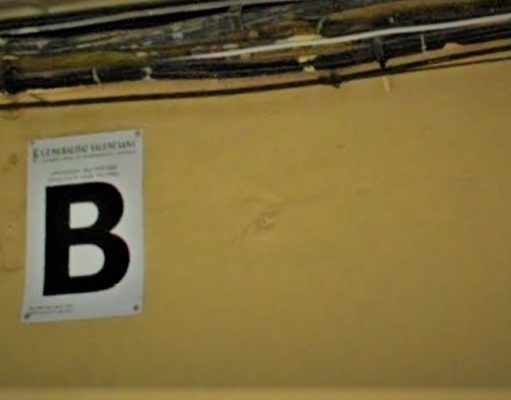 La Policía Local de Elda desaloja un cuartelillo en el que doce personas estaban celebrando una fiesta ilegal y sanciona a tres de ellas por resistencia a los agentes de la autoridad Cuartelillos Festeros Elda