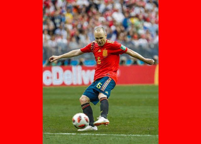 Las botas de Andrés Iniesta se unen a la colección de ‘Zapato con Historia’ del Museo del Calzado de Elda